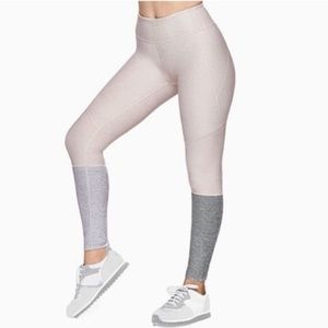 OUTDOOR VOICE 7/8 Dipped Legging
Oatmeal/Dove/Ash
